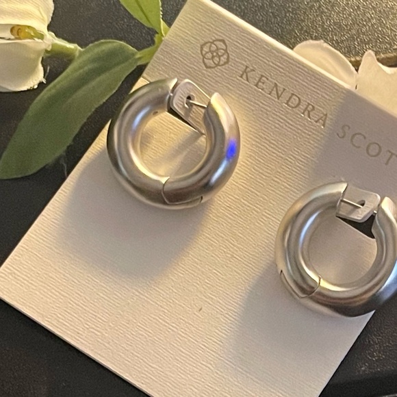 Kendra Scott Jewelry Kendra Scott Mikki Hoop Earrings In Silver